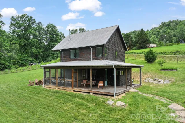 105 Loganberry Trail