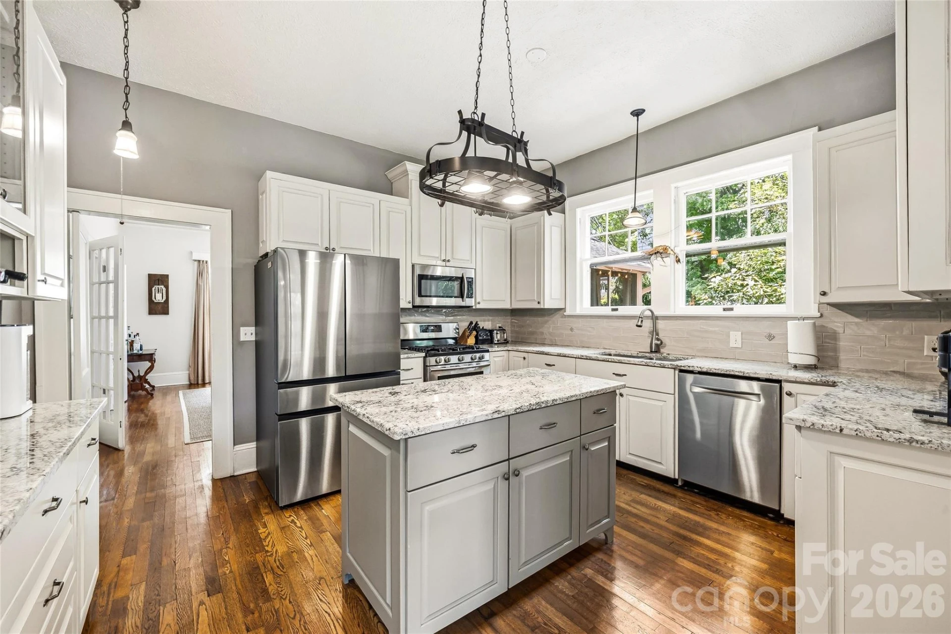 1620 Norwood Place - Photo 3