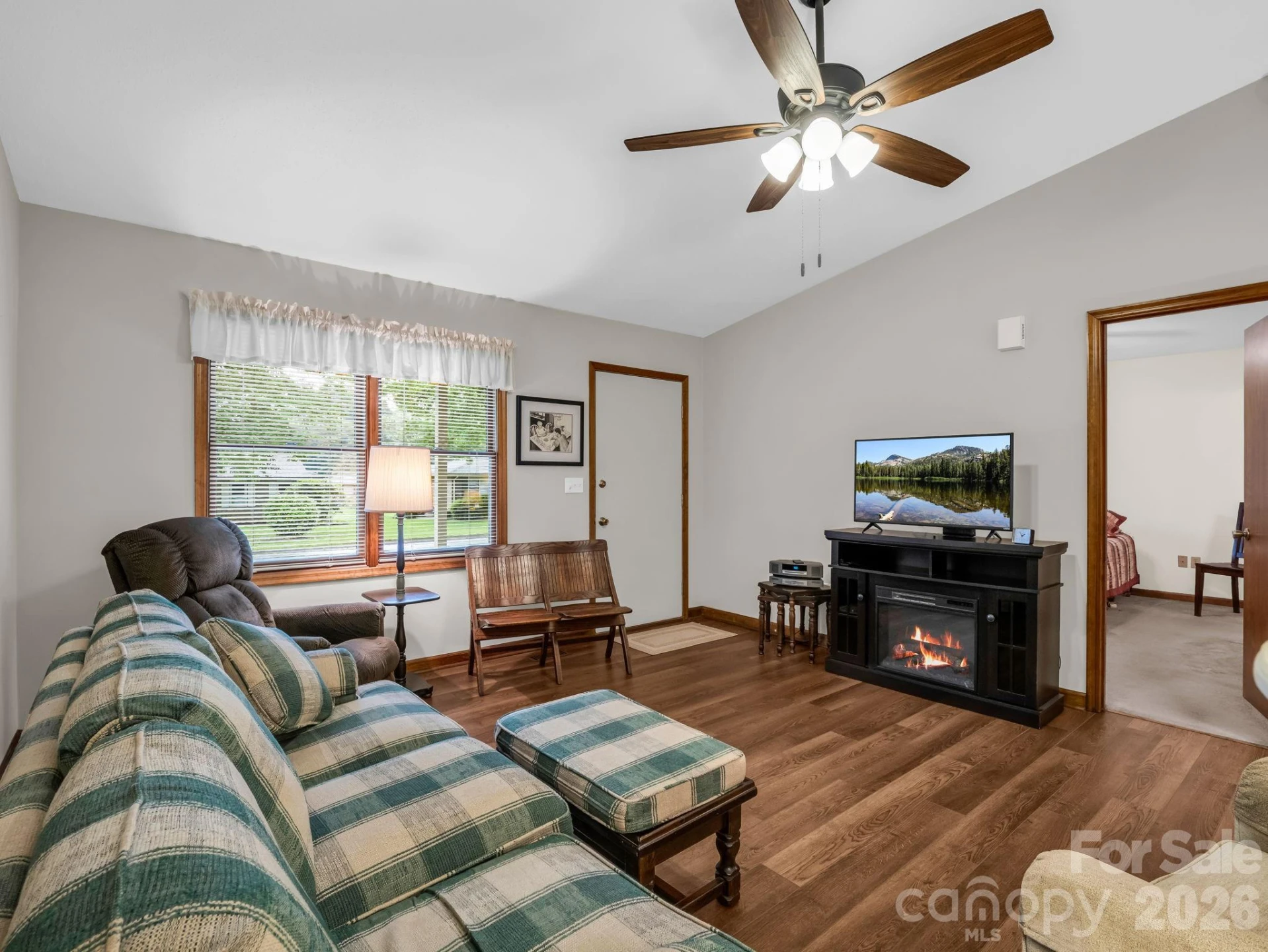 182 Resada Drive - Photo 3