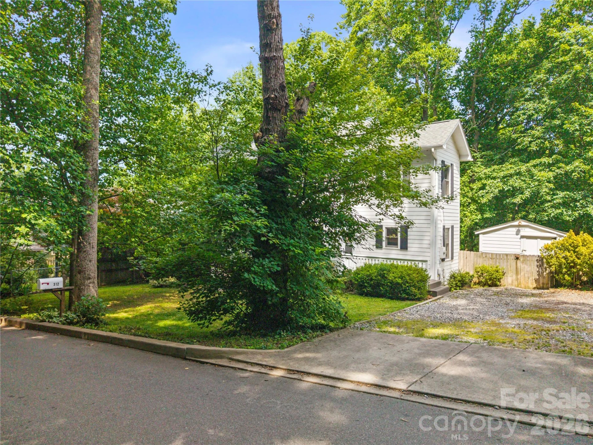 312 Westover Drive - Photo 3