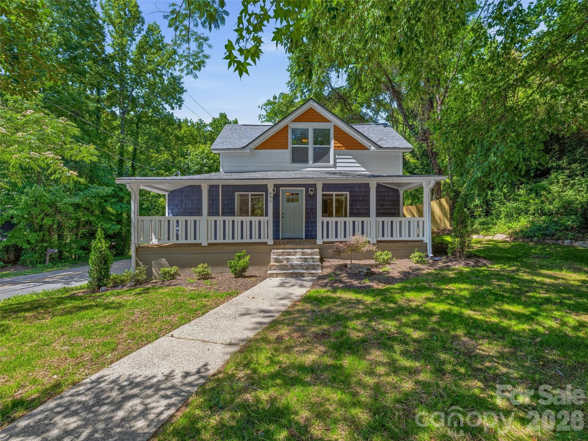 895 N Trade Street - Photo 2