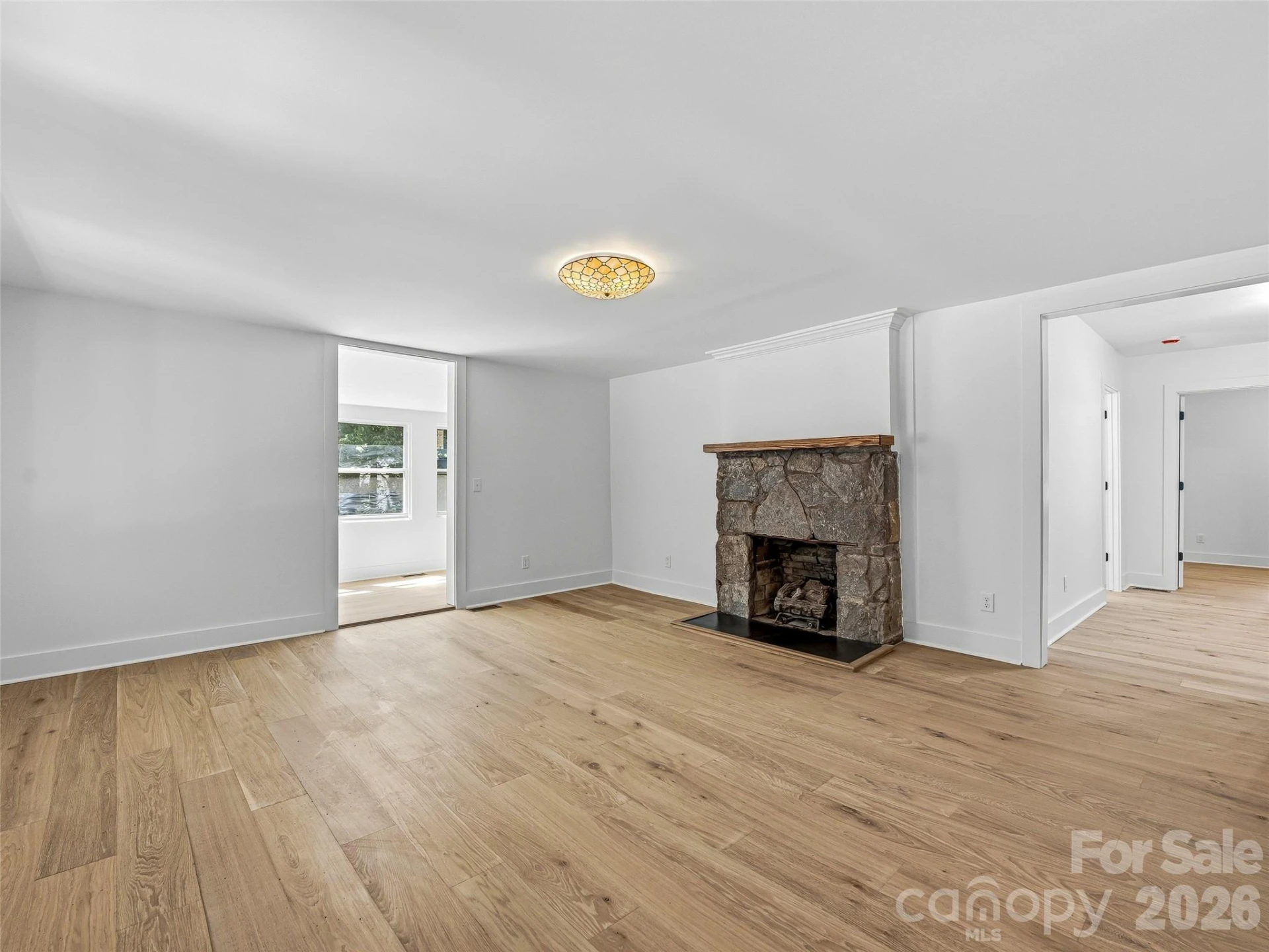 895 N Trade Street - Photo 15