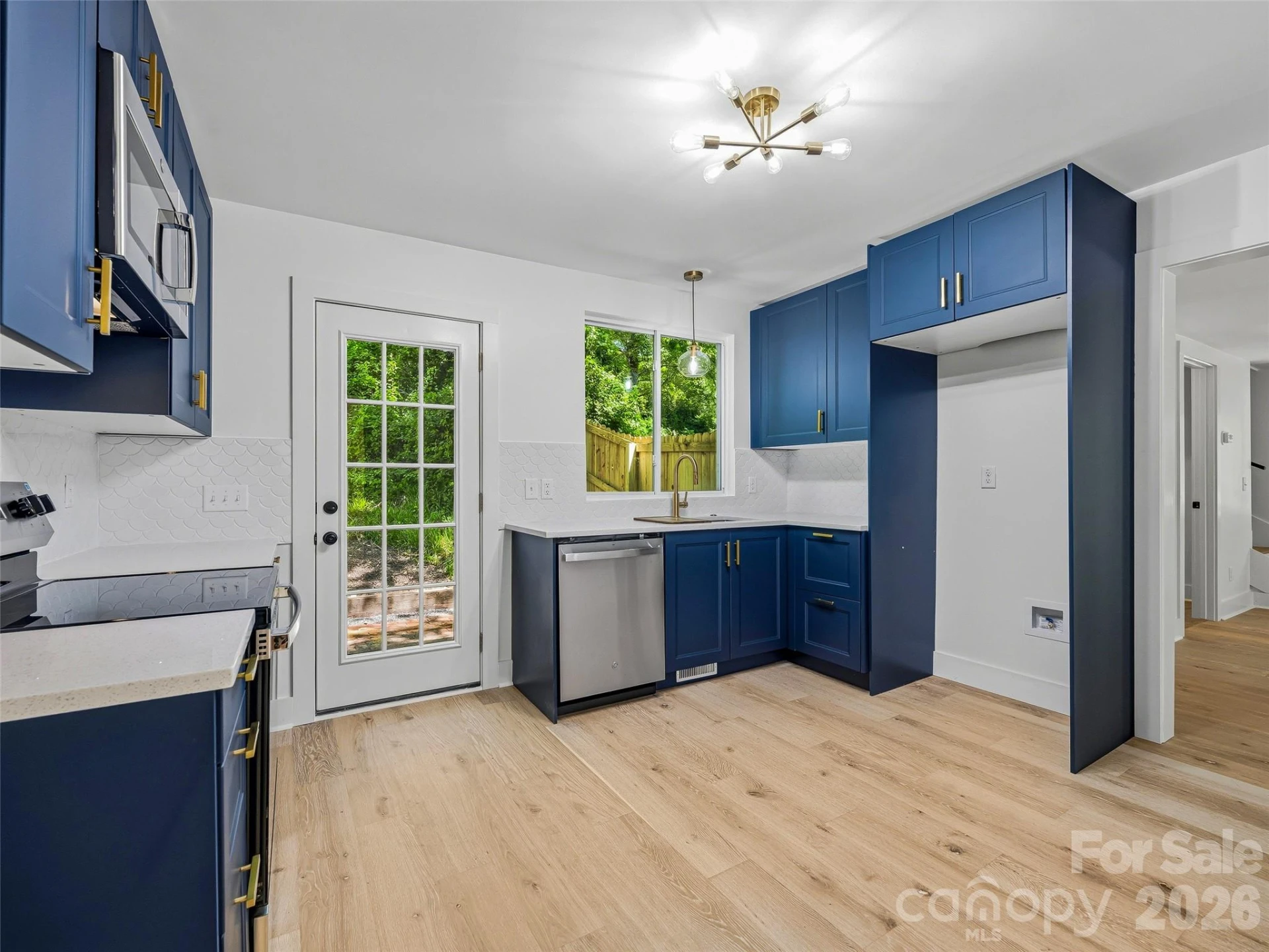 895 N Trade Street - Photo 5