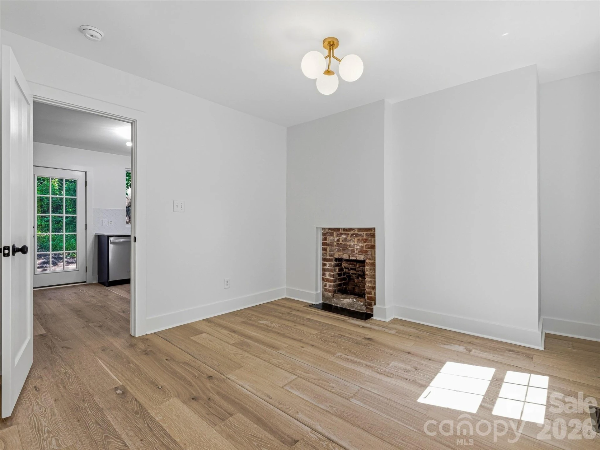 895 N Trade Street - Photo 18