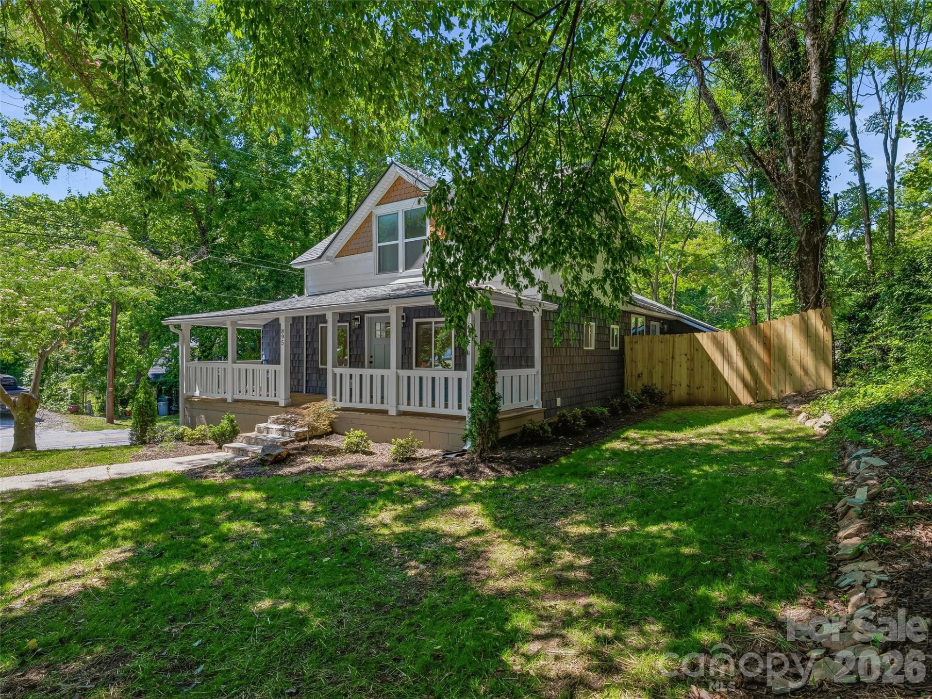 895 N Trade Street - Photo 37