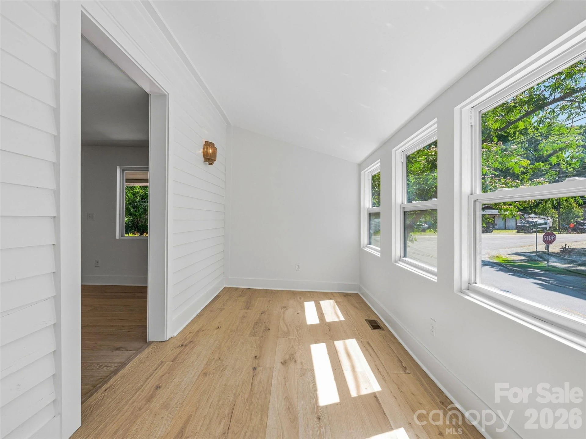 895 N Trade Street - Photo 26