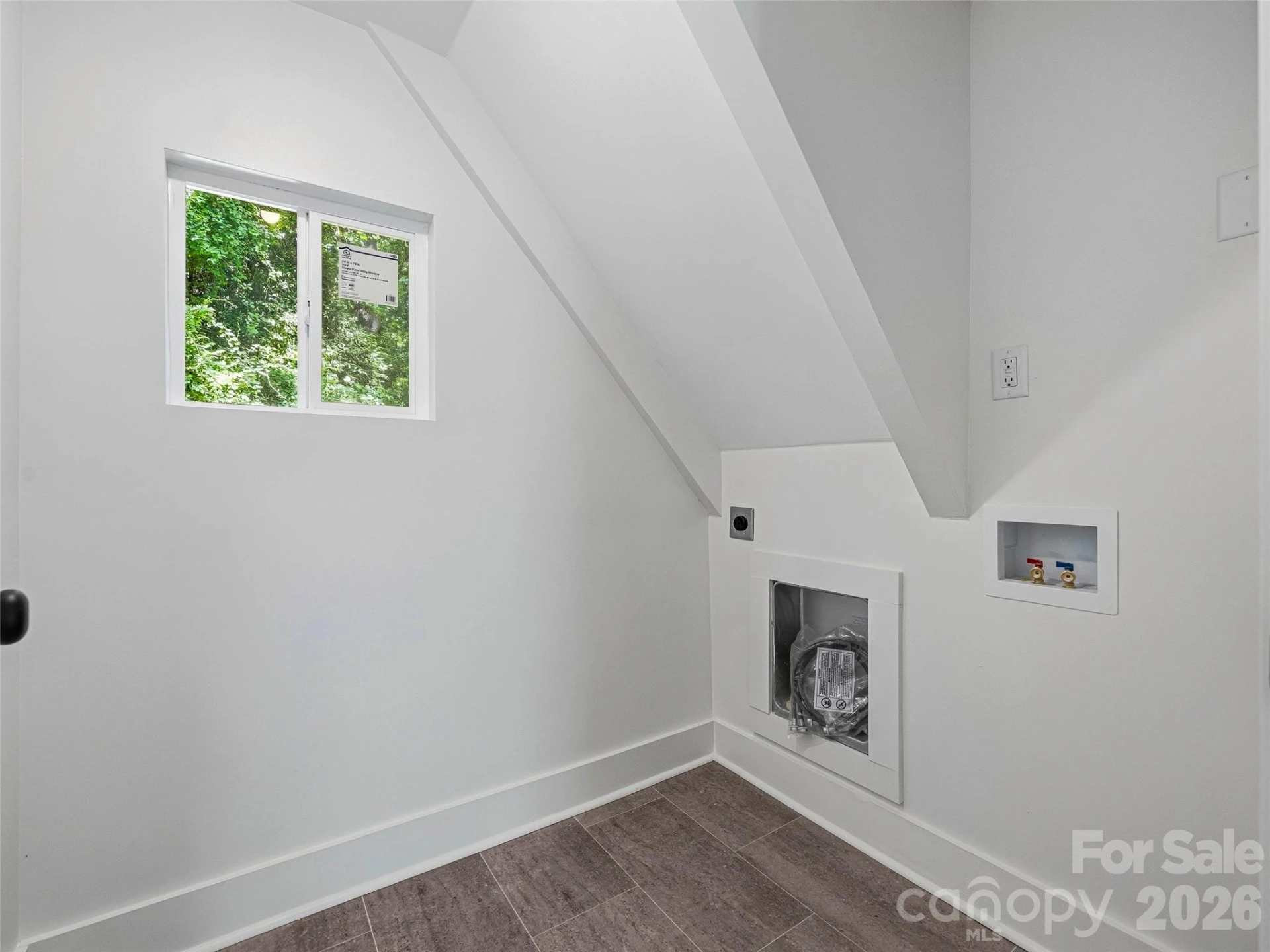 895 N Trade Street - Photo 29