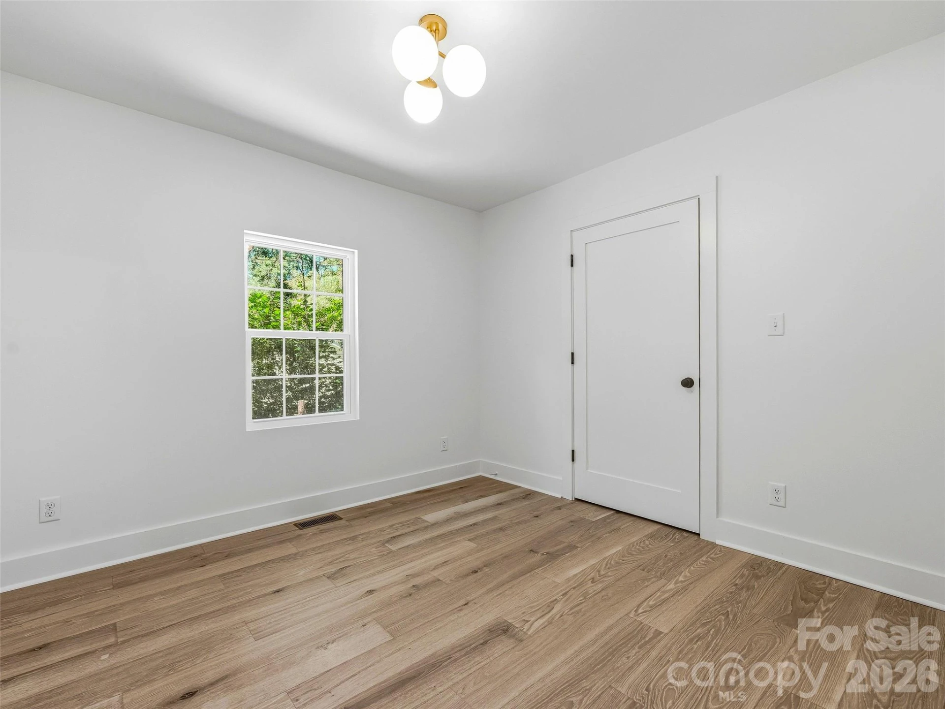 895 N Trade Street - Photo 30