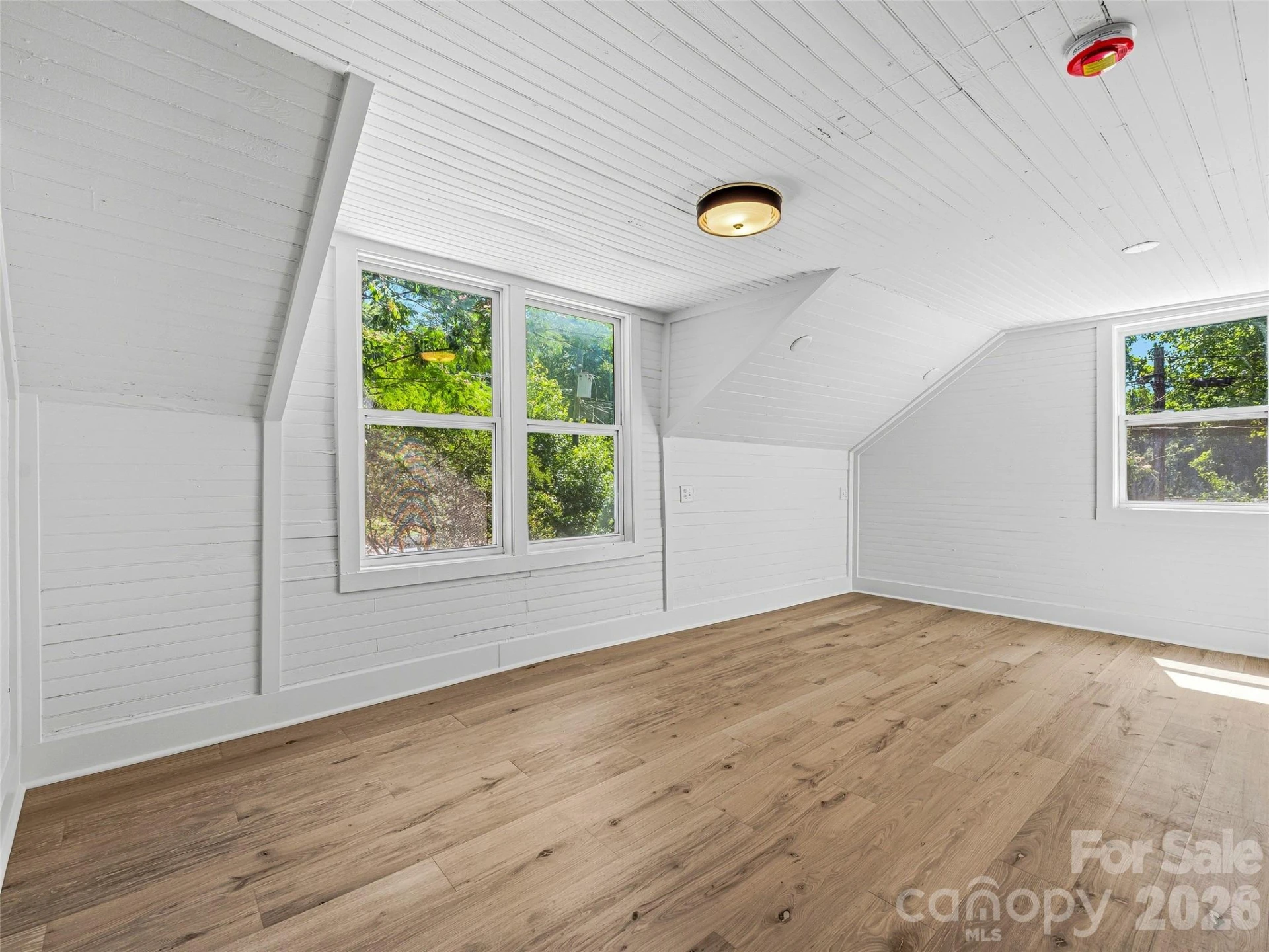 895 N Trade Street - Photo 33