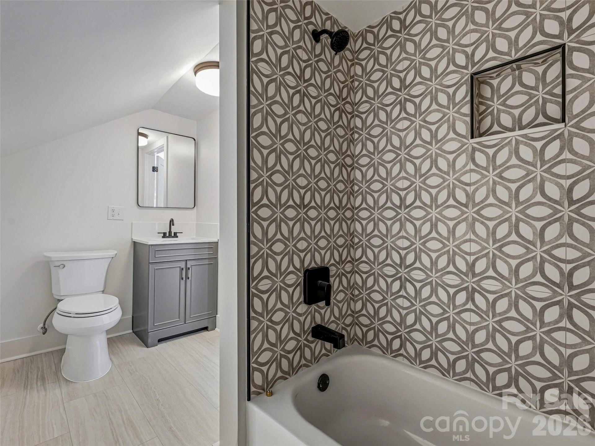 895 N Trade Street - Photo 35