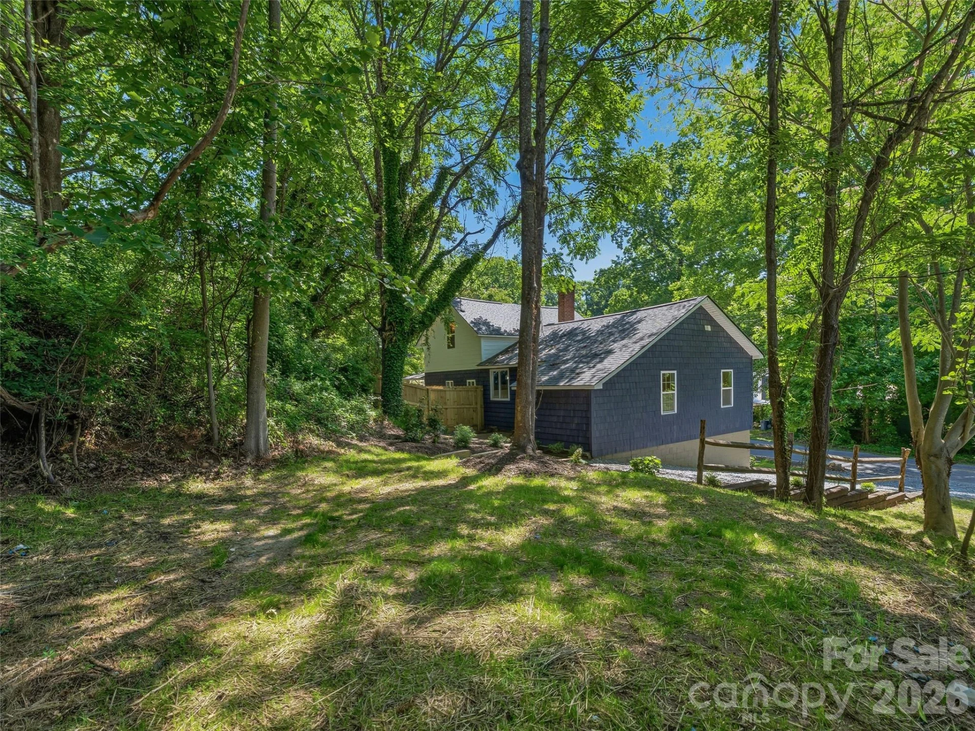 895 N Trade Street - Photo 42