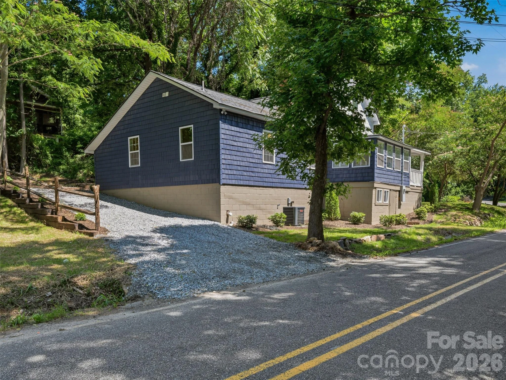 895 N Trade Street - Photo 43