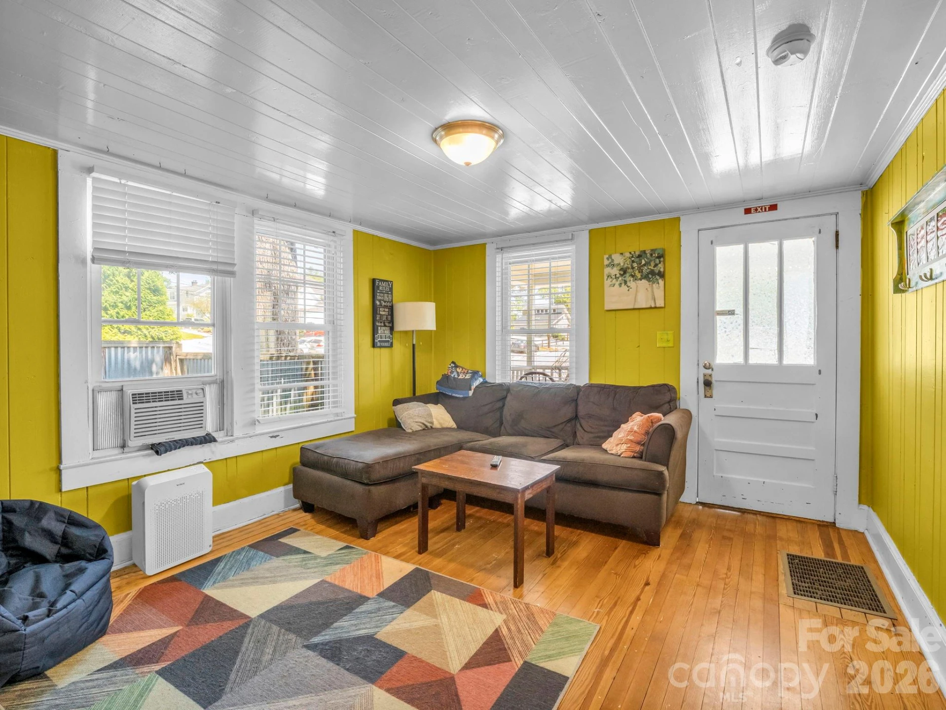 302 Davis Street - Photo 3