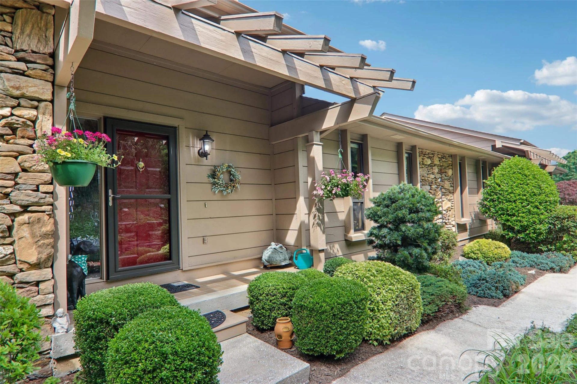 138 Woodbridge Drive - Photo 4