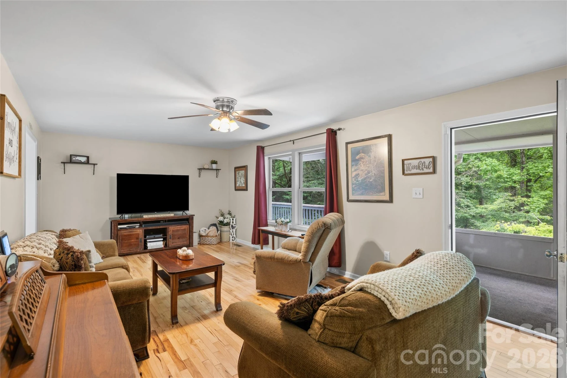 125 Round Mountain Road - Photo 4
