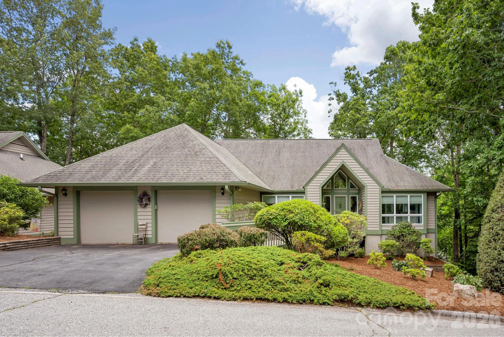 129 FOREST VIEW Drive - Photo 2