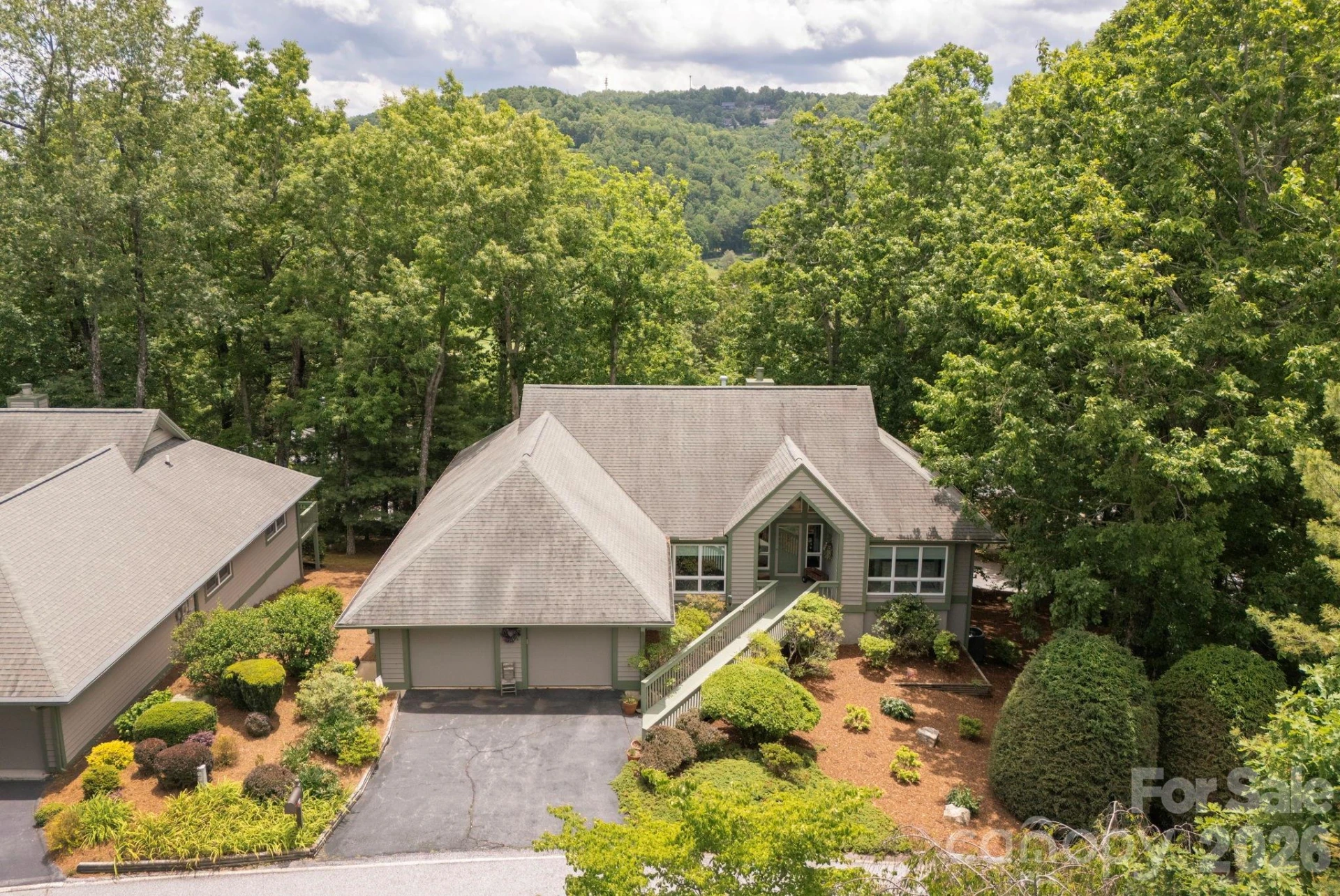 129 FOREST VIEW Drive - Photo 4