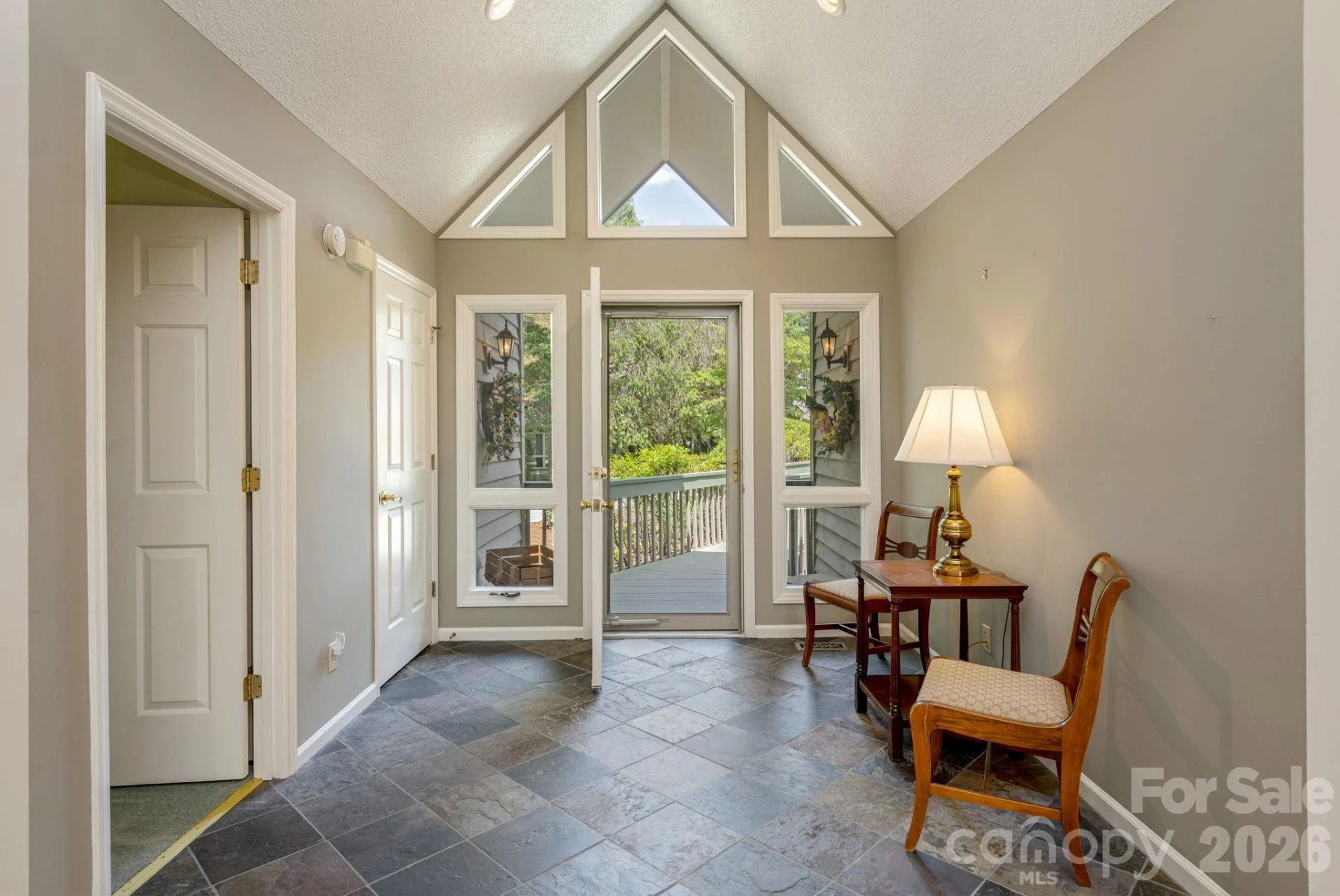 129 FOREST VIEW Drive - Photo 6