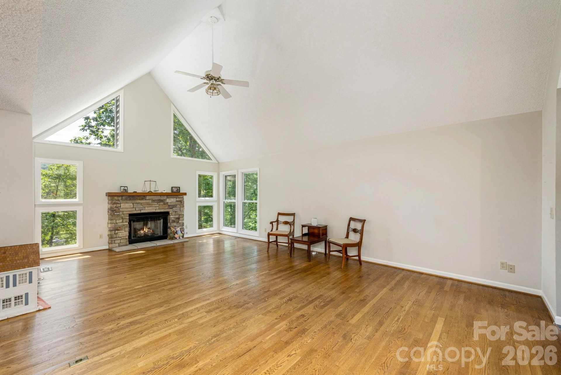 129 FOREST VIEW Drive - Photo 7