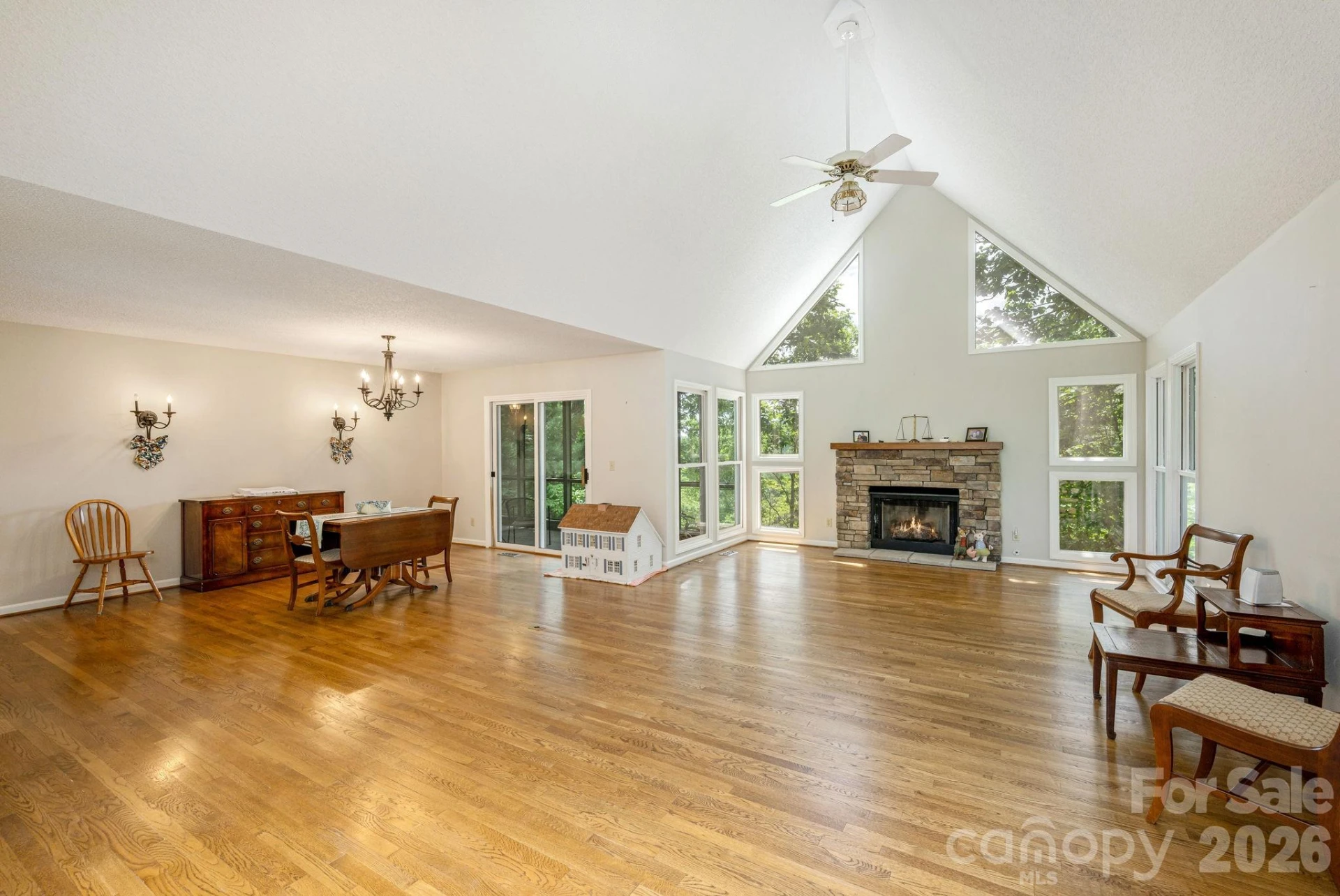 129 FOREST VIEW Drive - Photo 8