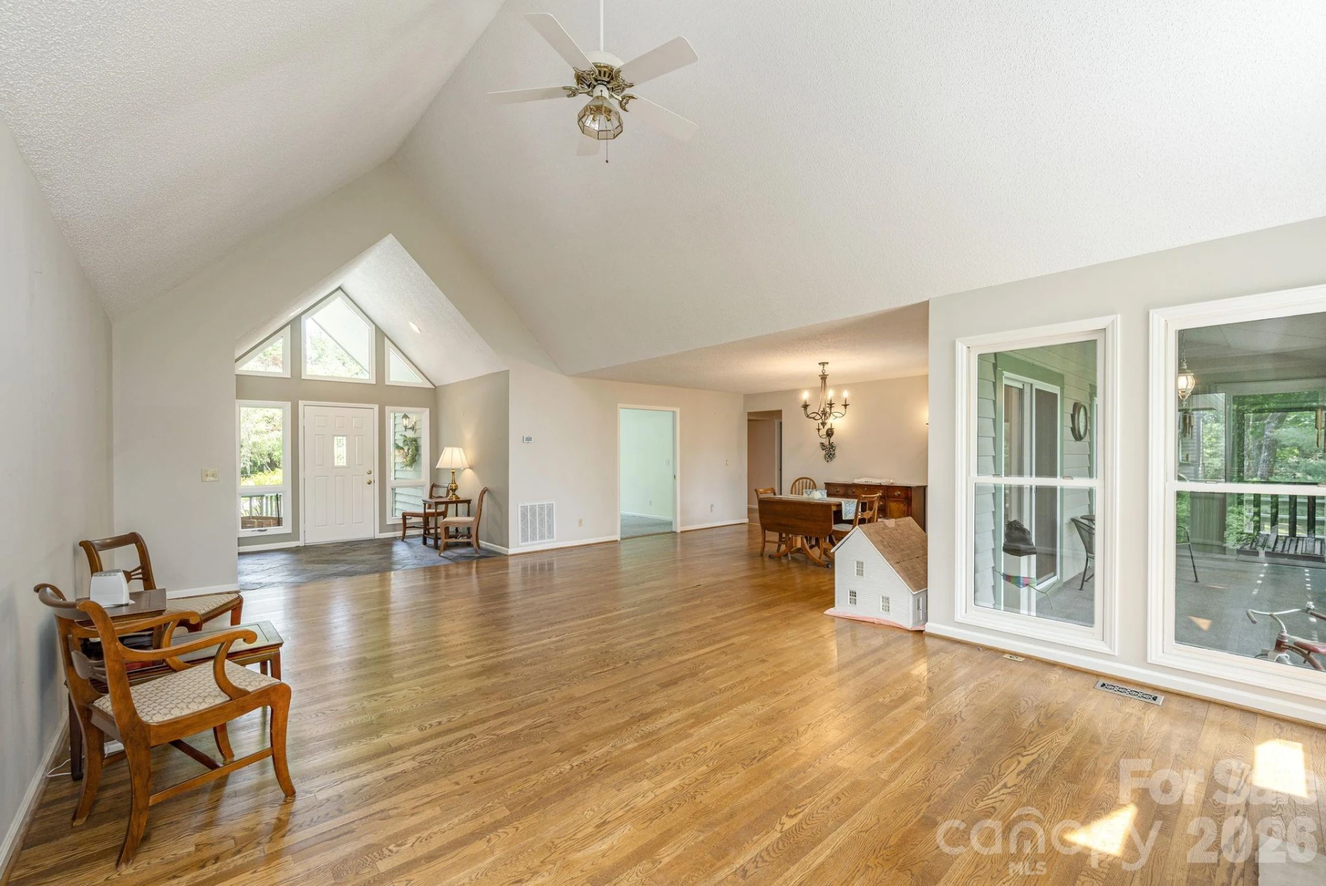 129 FOREST VIEW Drive - Photo 10