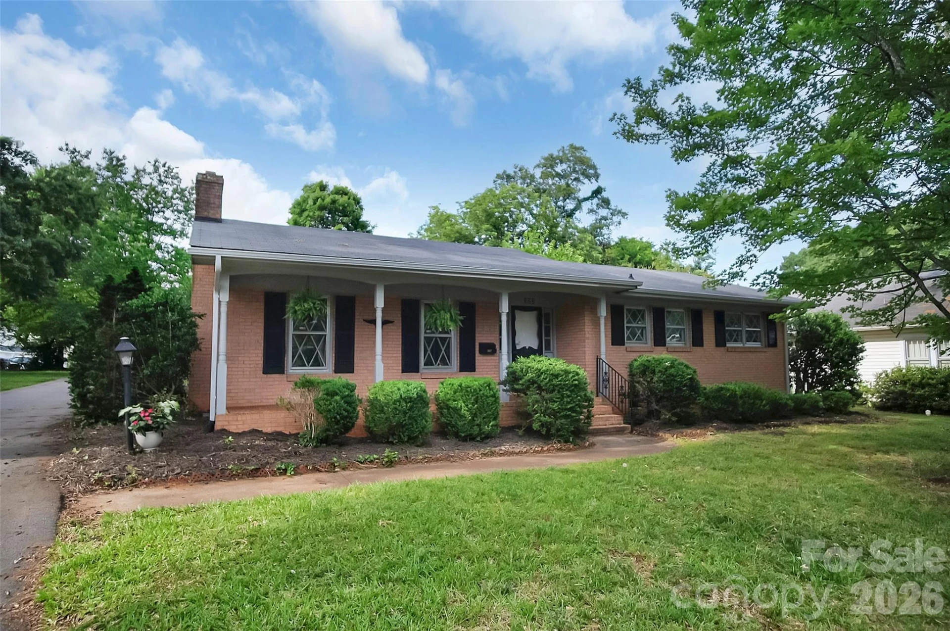 327 Arlington Street - Photo 2