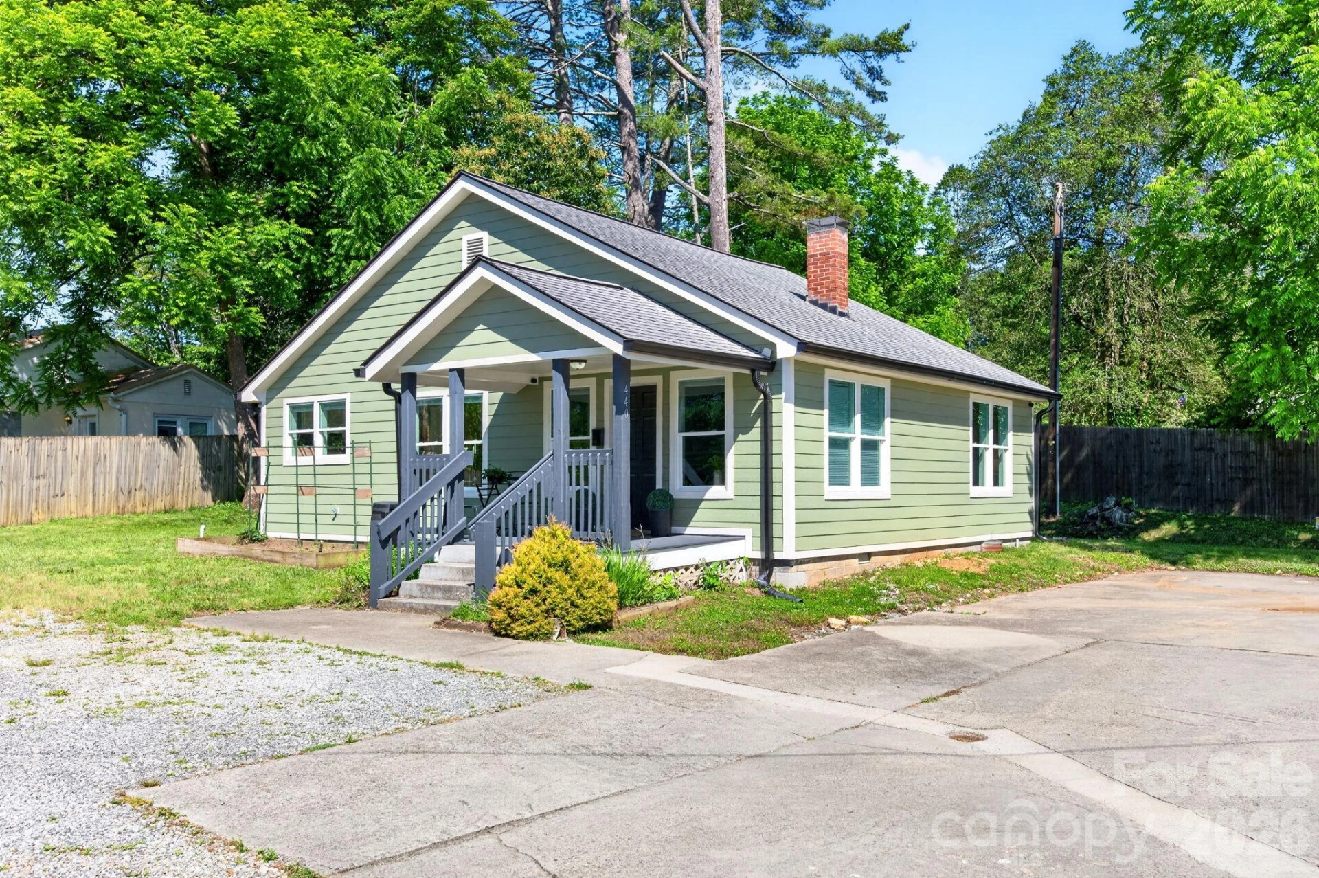 440V Carolina Avenue - Photo 3