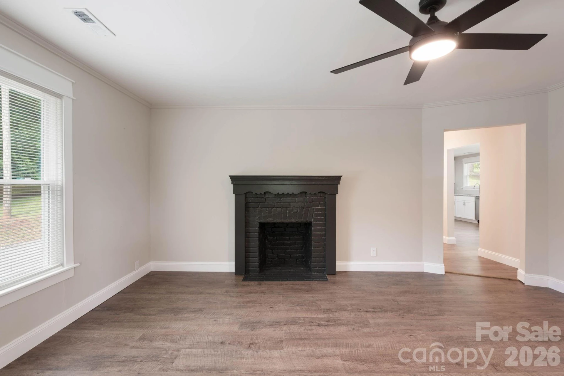 147 N Hillside Street - Photo 10