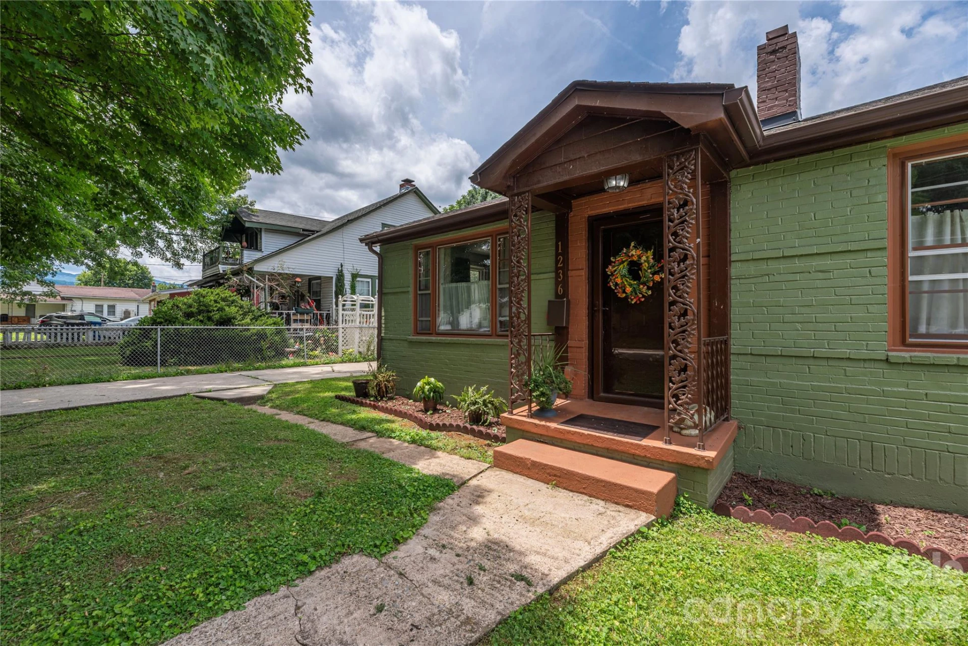 1236 Brown Avenue - Photo 3