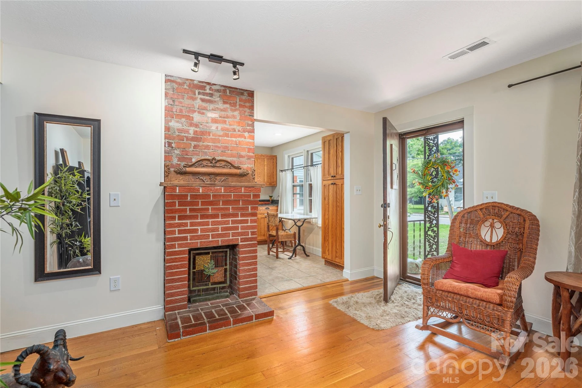 1236 Brown Avenue - Photo 6