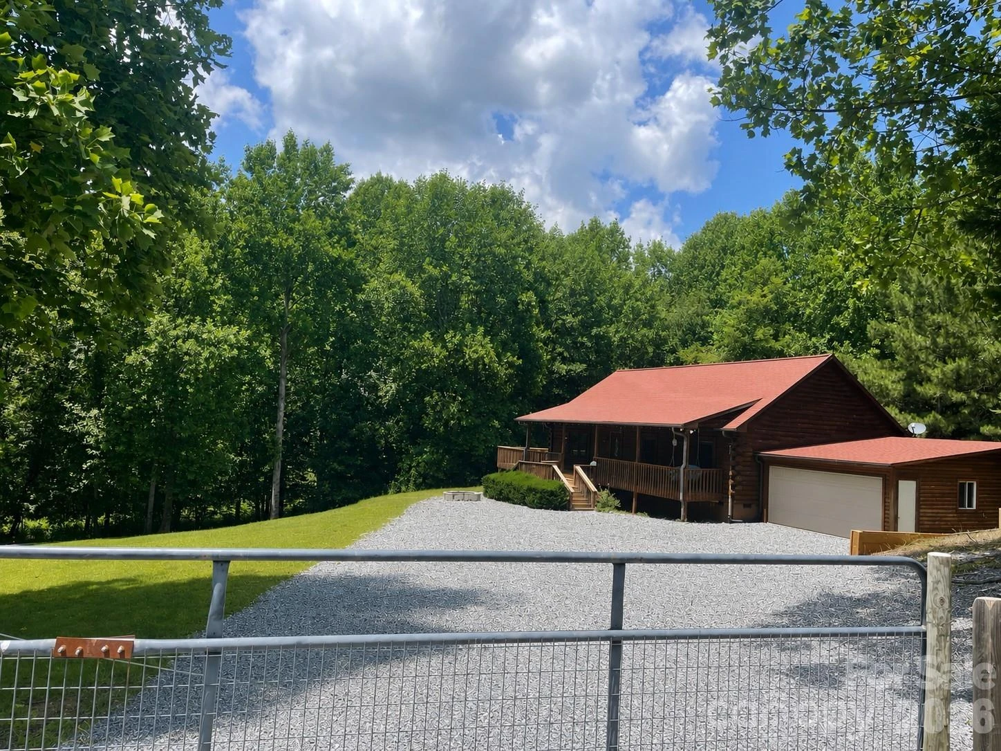 114 Woodstock Lane - Photo 2