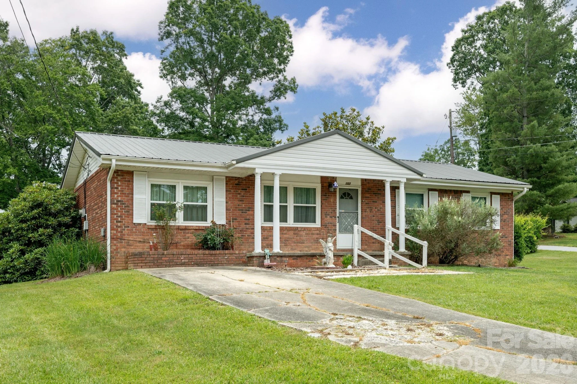 107 MAYWOOD Road - Photo 2
