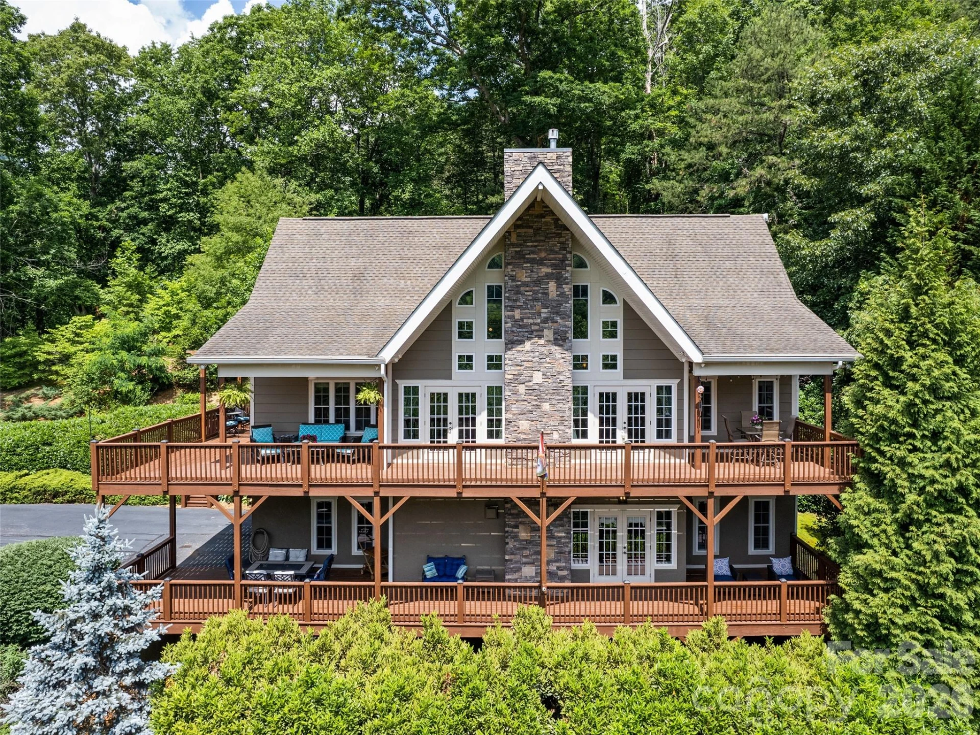 406 Inverness Drive - Photo 2
