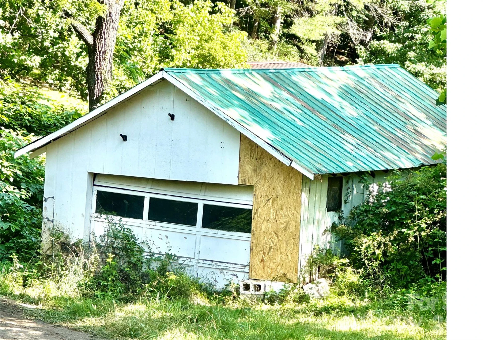 8 White Oak Drive - Photo 2