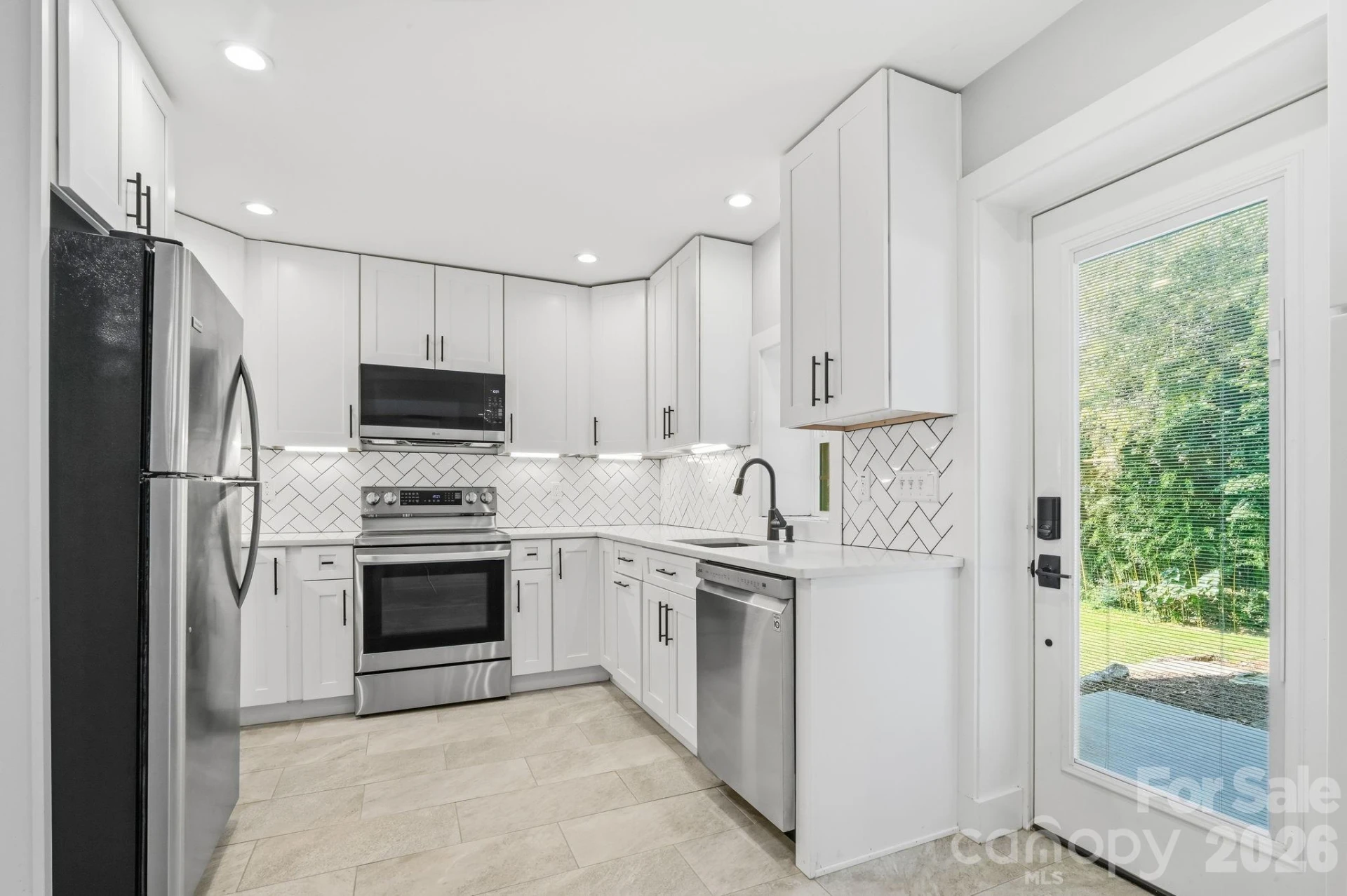 77 Trotter Place - Photo 8