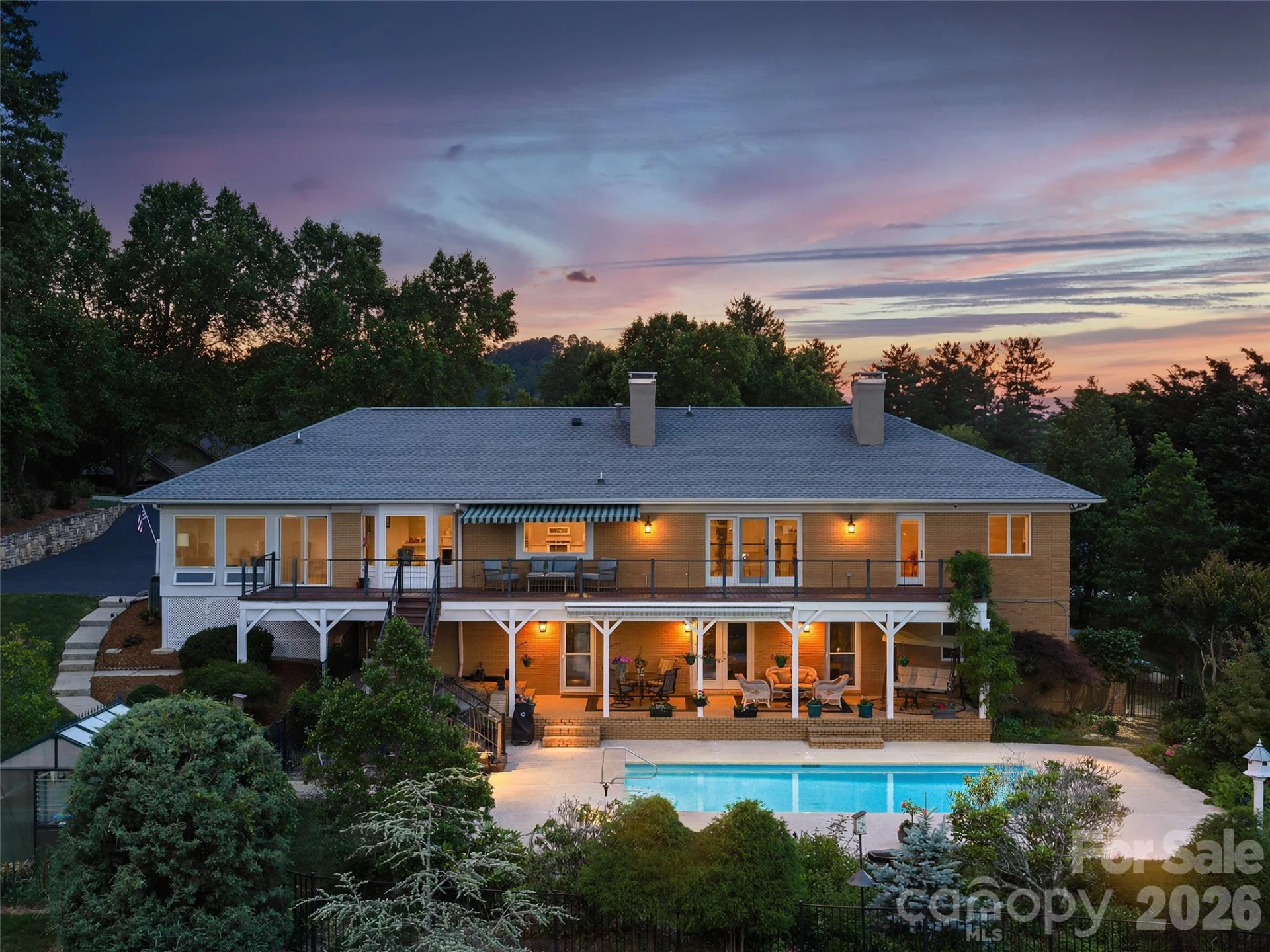 18 Thornapple Drive - Photo 2