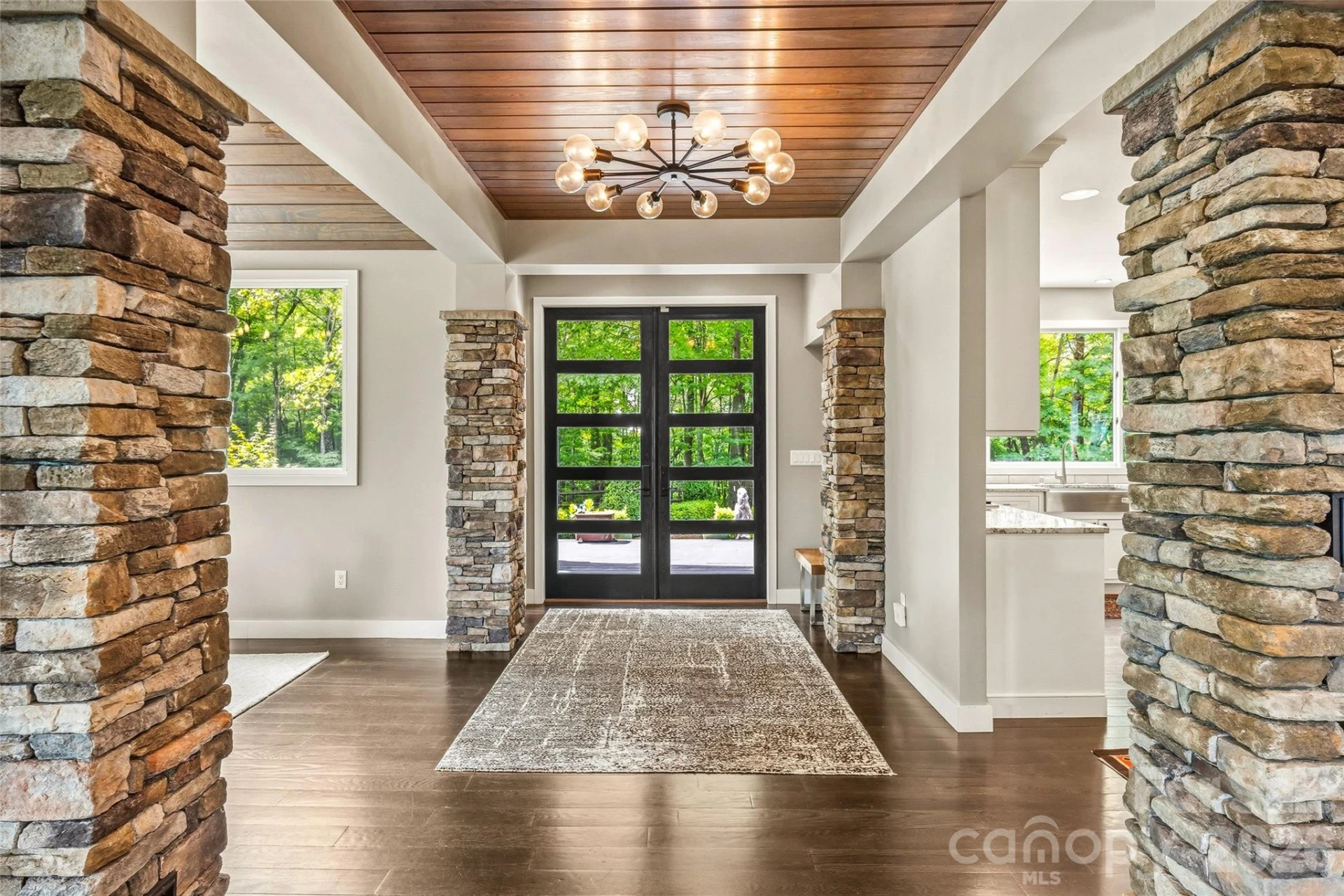 233 Tanglewood Lane - Photo 2