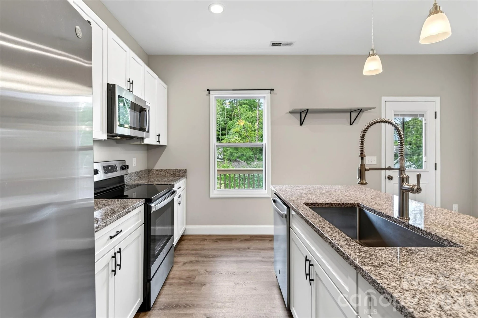 88 Walker Street - Photo 10