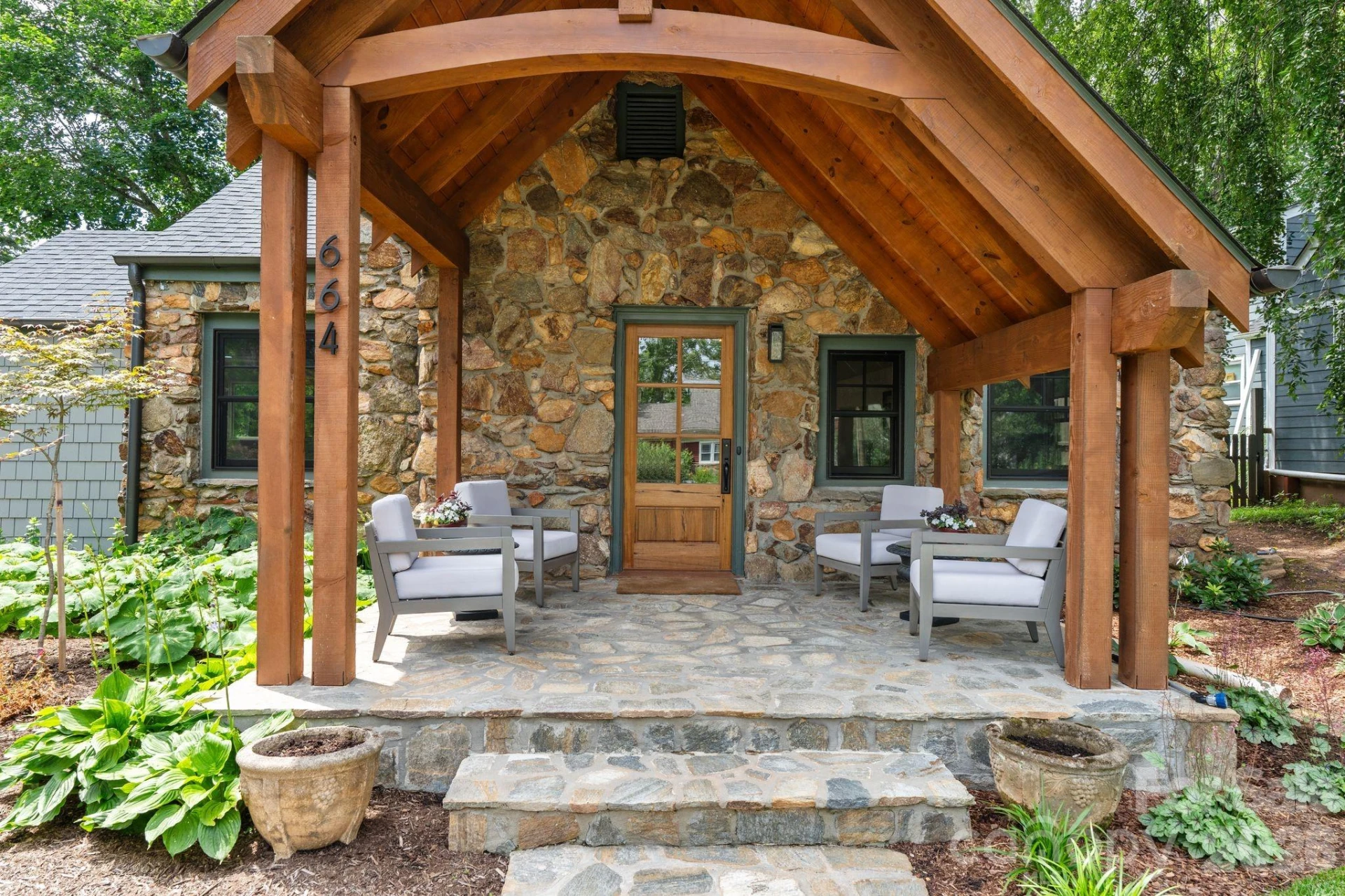 664 Lakeshore Drive - Photo 3