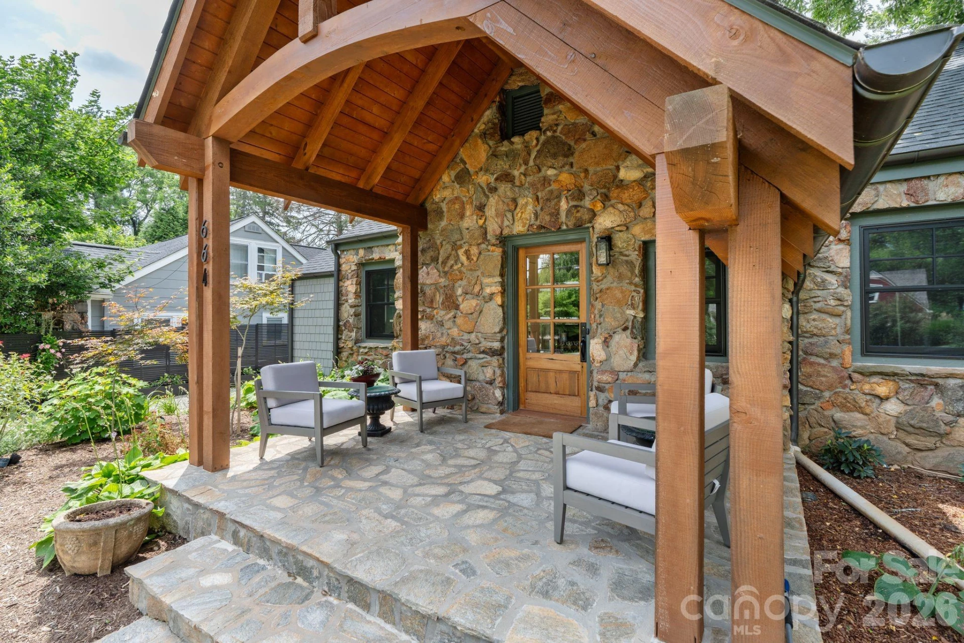 664 Lakeshore Drive - Photo 5