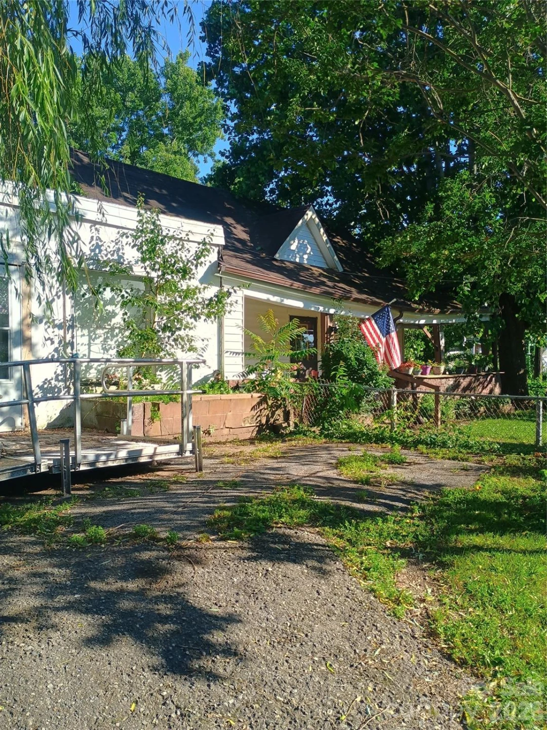 344 W Haywood Street - Photo 6