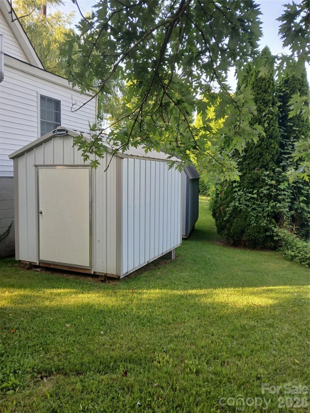 344 W Haywood Street - Photo 10