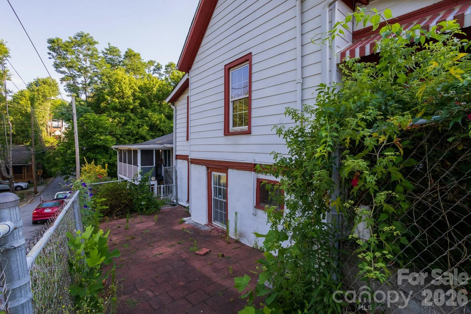 91 Clingman Avenue - Photo 4