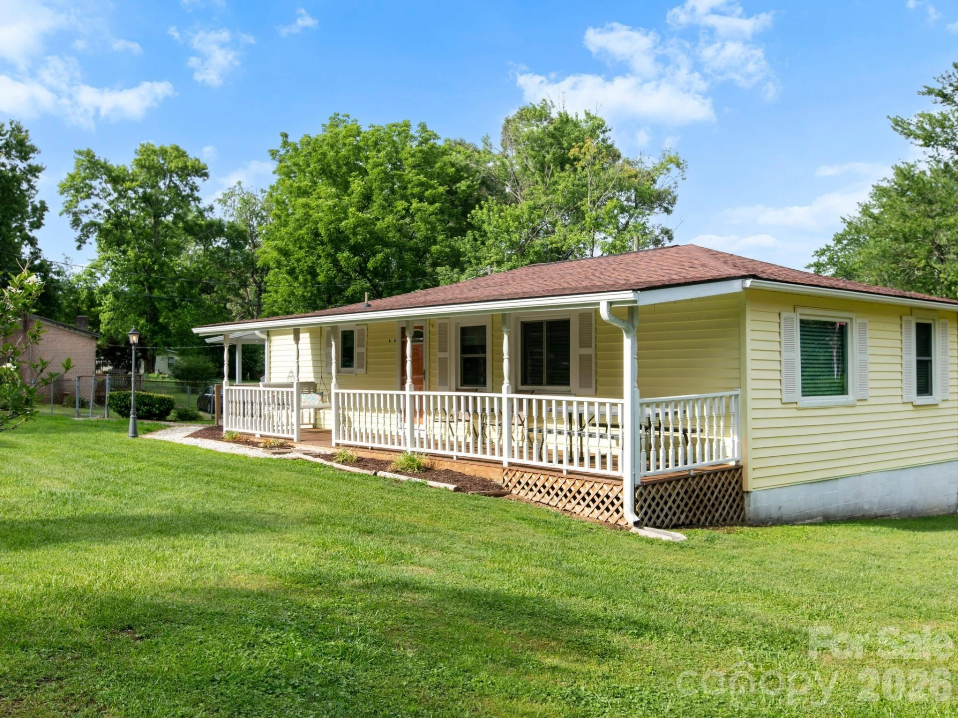 407 Hall Street - Photo 2