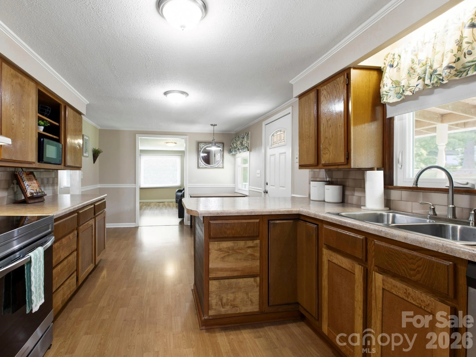407 Hall Street - Photo 9