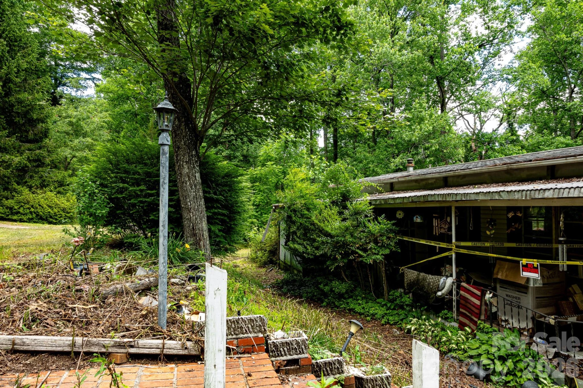 82 Englewood Drive - Photo 18