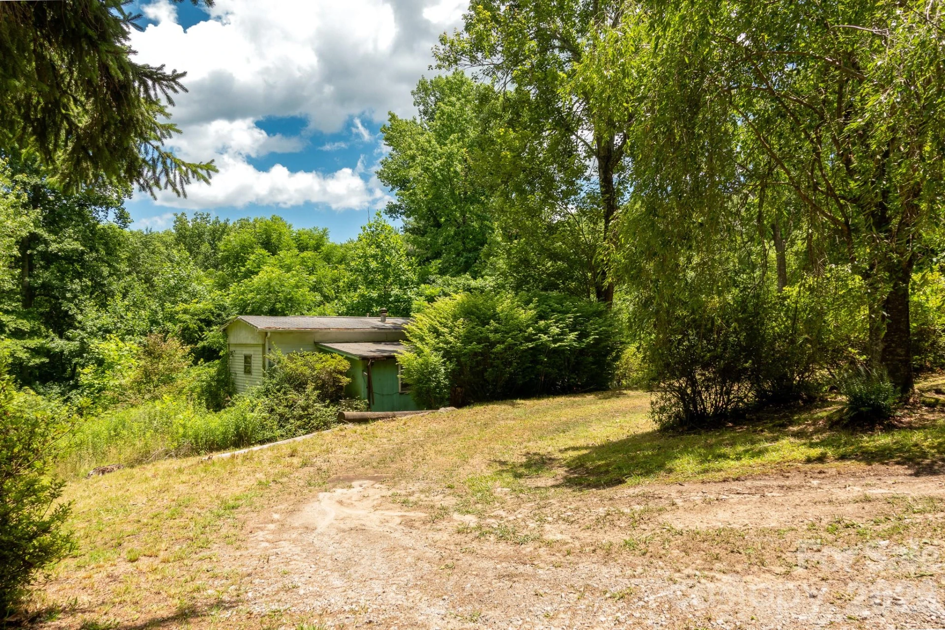82 Englewood Drive - Photo 4