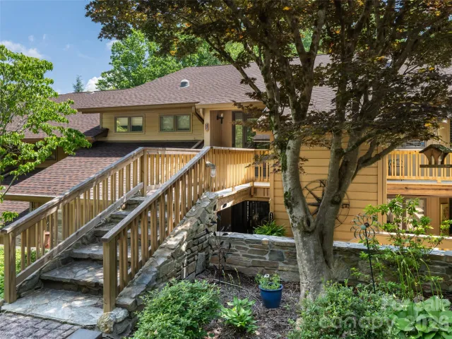 112 Live Oak Lane