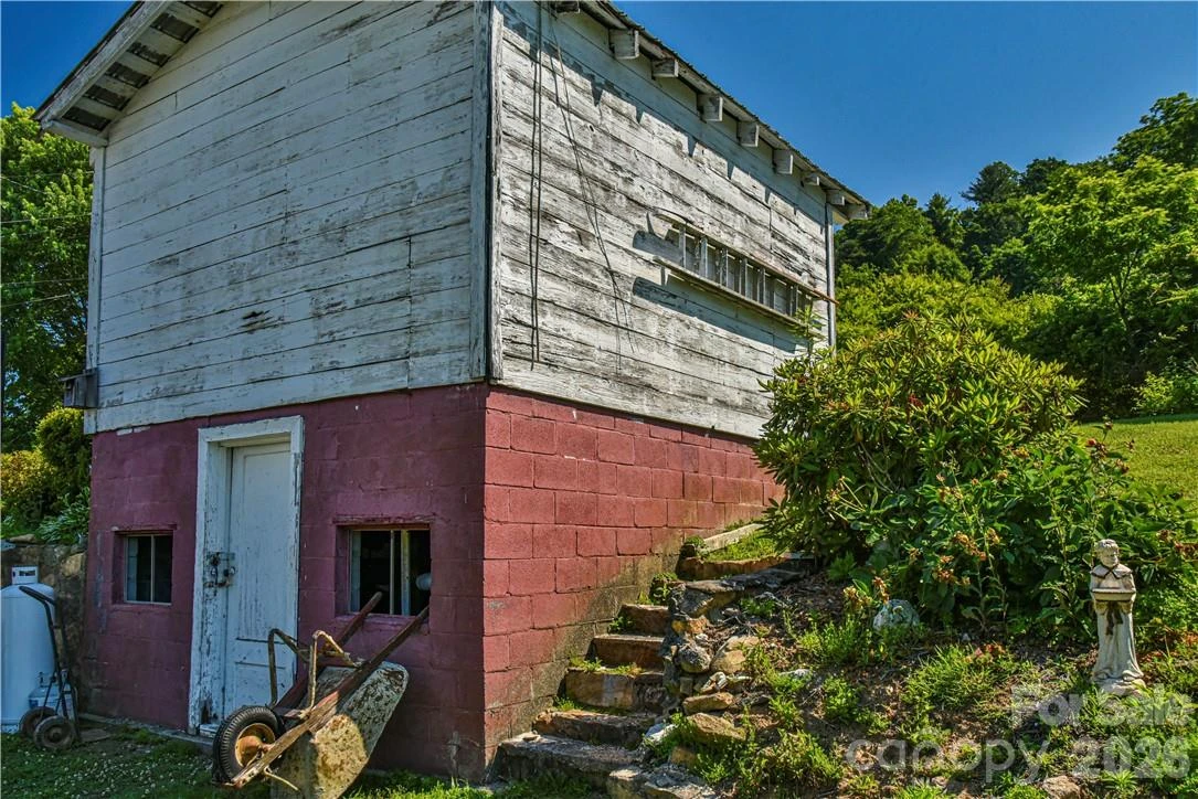415 Weaverville Road - Photo 16