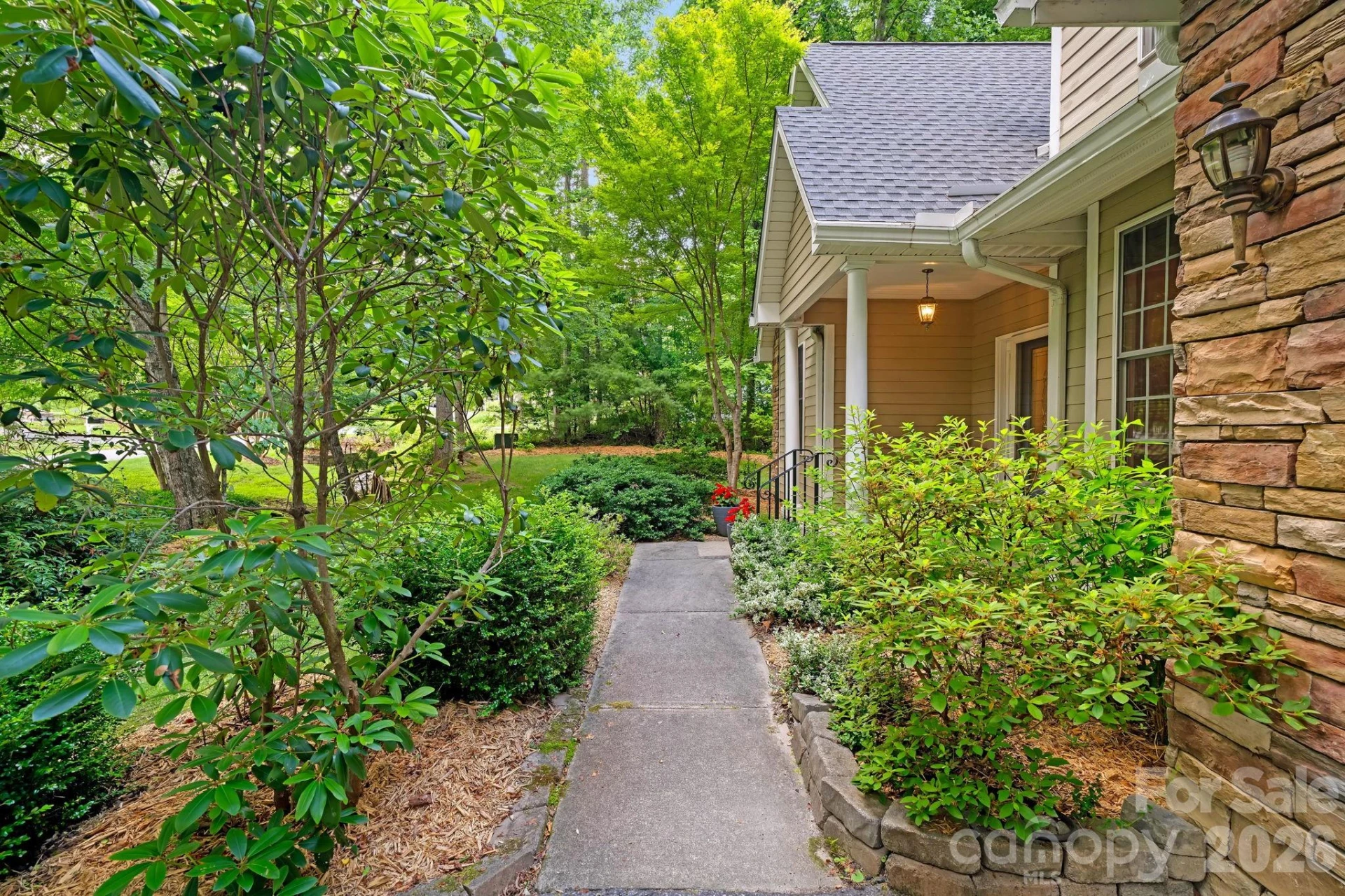 36 Poplar Creek Drive - Photo 2